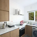 Adamandri - Prime Location Apartment
