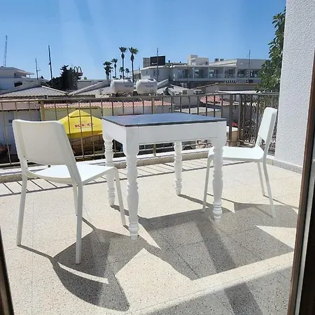 Adamandri - Prime Location Apartmán *