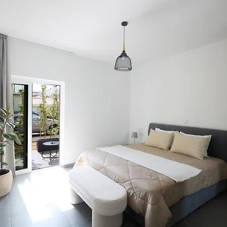 Adamandri - Prime Location