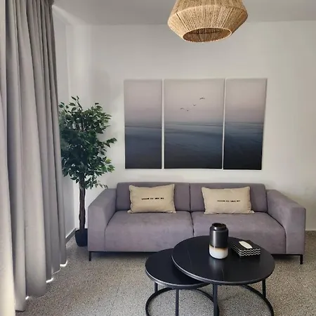 Adamandri - Prime Location Apartment