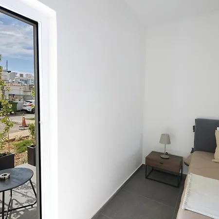 Adamandri - Prime Location Apartment *