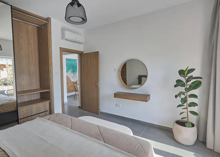 Adamandri - Prime Location Lejlighed