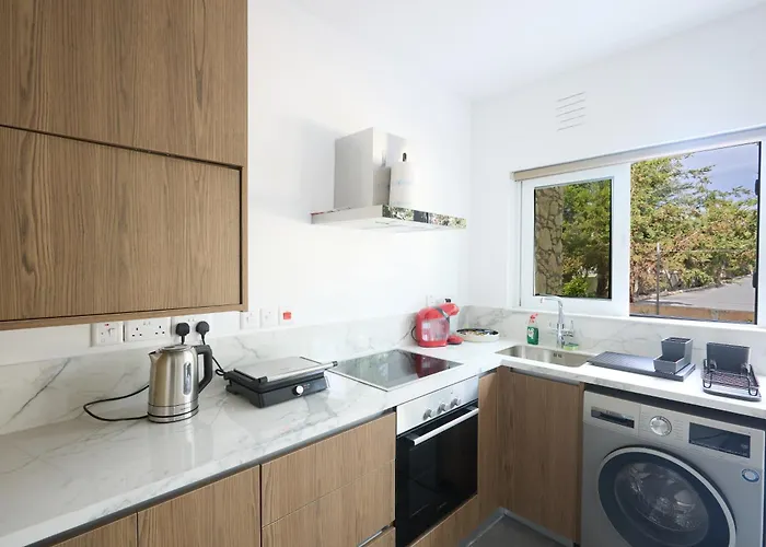 Adamandri - Prime Location Lejlighed