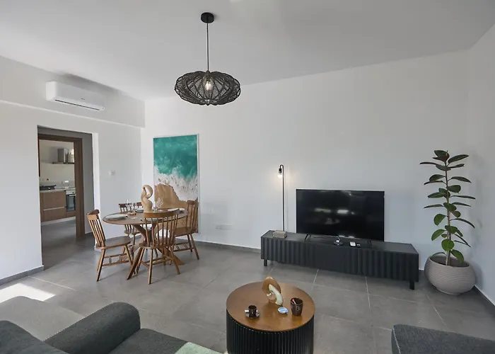 Lejlighed Adamandri - Prime Location