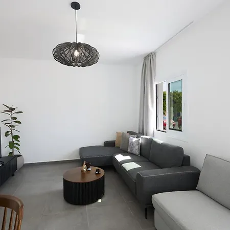 Adamandri - Prime Location * 아이아 나파