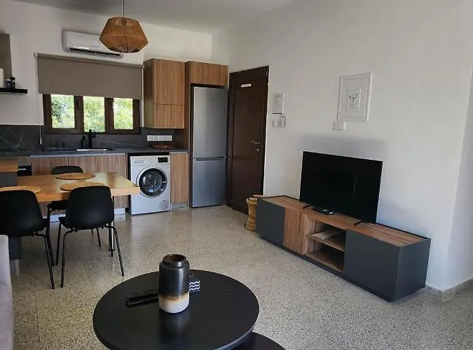 Adamandri - Prime Location 아파트 *