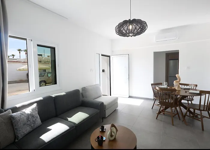 Adamandri - Prime Location *