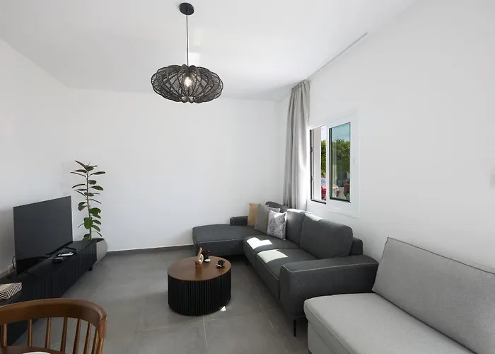 Adamandri - Prime Location * 아이아 나파