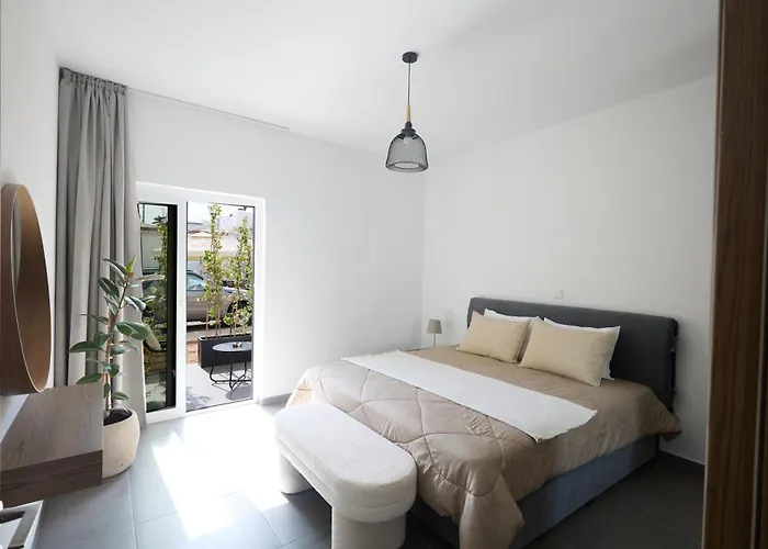 Adamandri - Prime Location