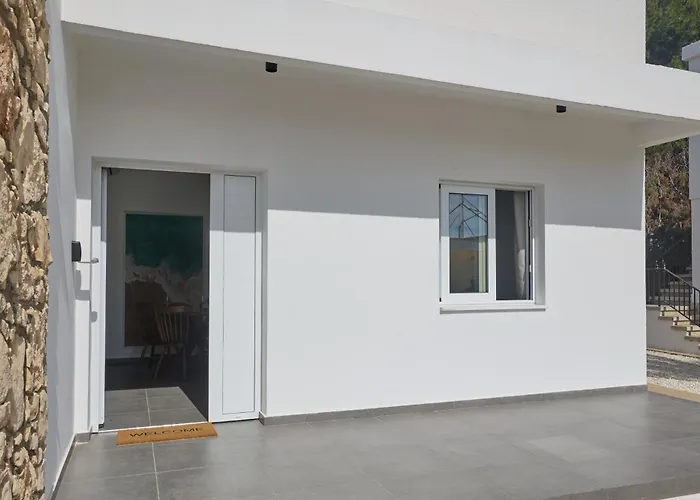 Adamandri - Prime Location *